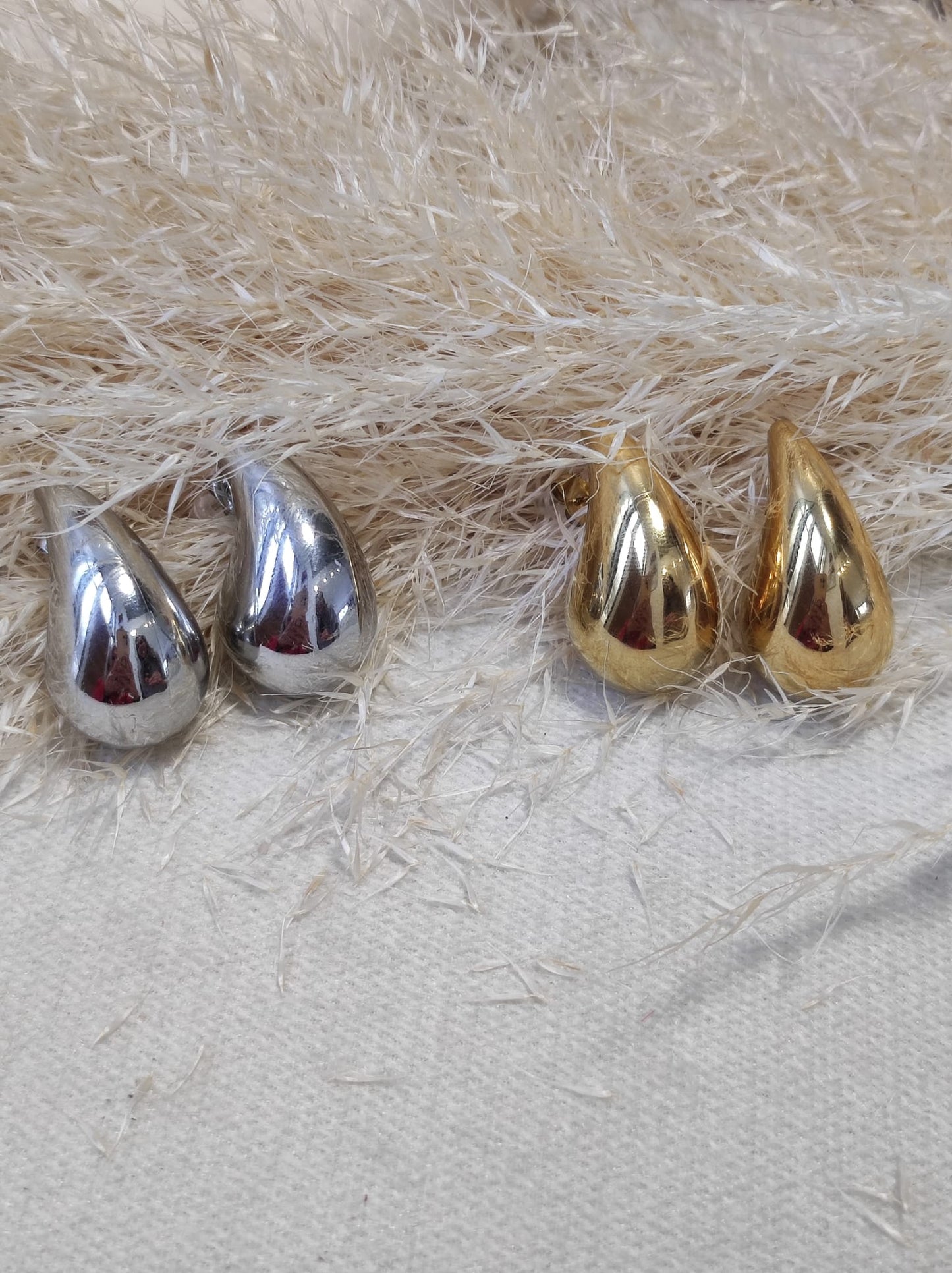 Boucles d’oreilles gouttes argentées