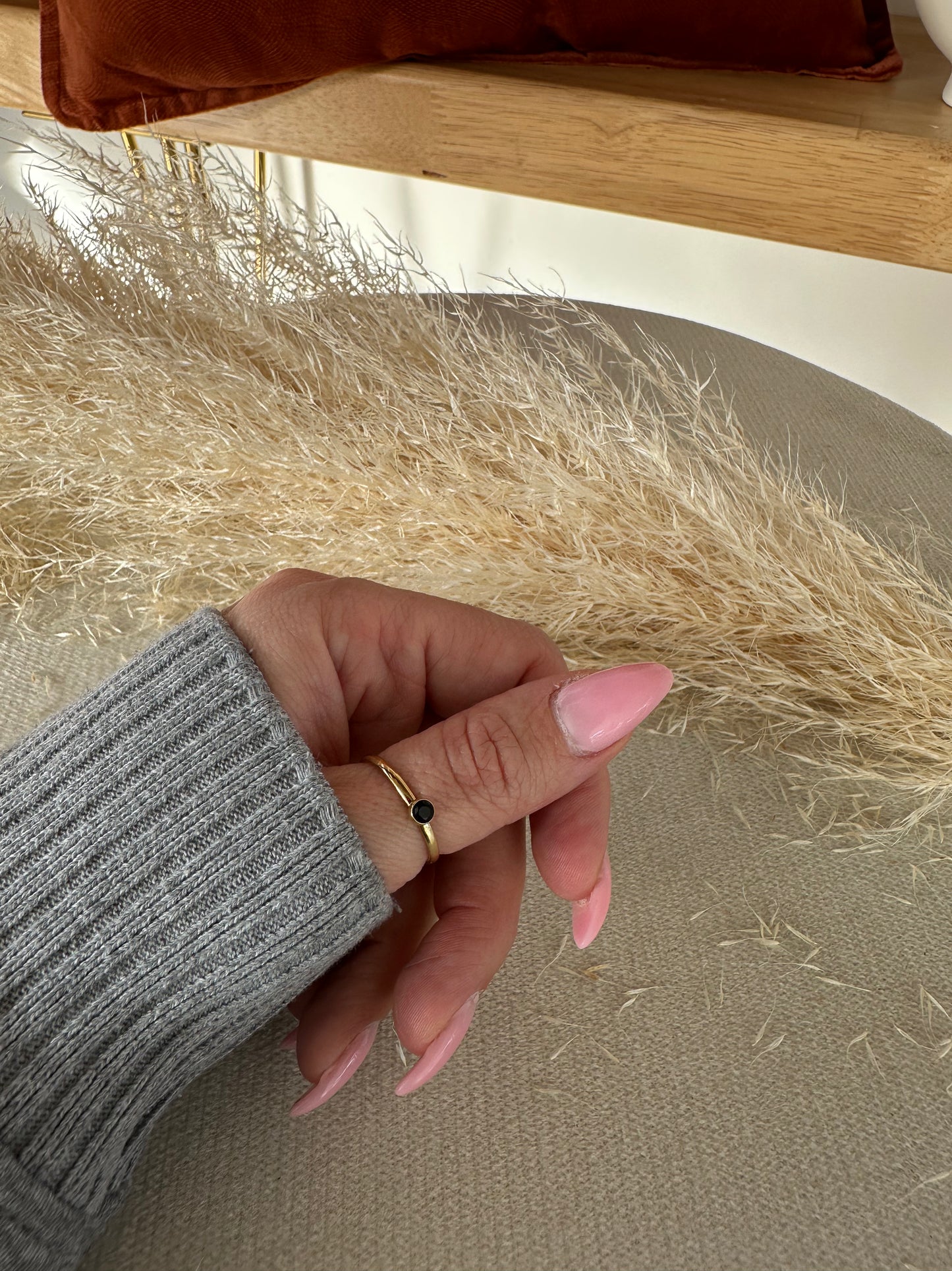 Bague réglable dorée pierres noires en acier inoxydable