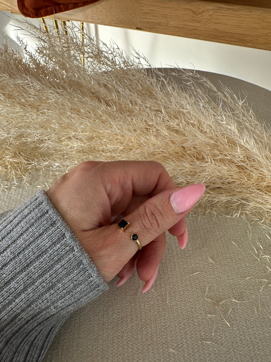 Bague réglable dorée pierres noires en acier inoxydable