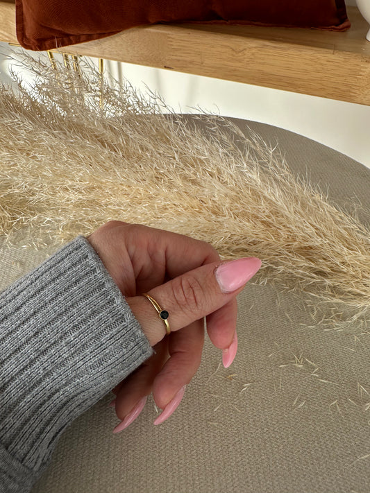 Bague réglable dorée pierres noires en acier inoxydable